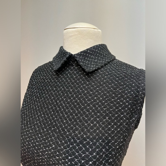 TIFFANYSLABEL BLACK EMBROIDERED PEPLUM TOP W/ COLLAR & SHIMMERING SILVER DETAILS - Picture 4 of 8